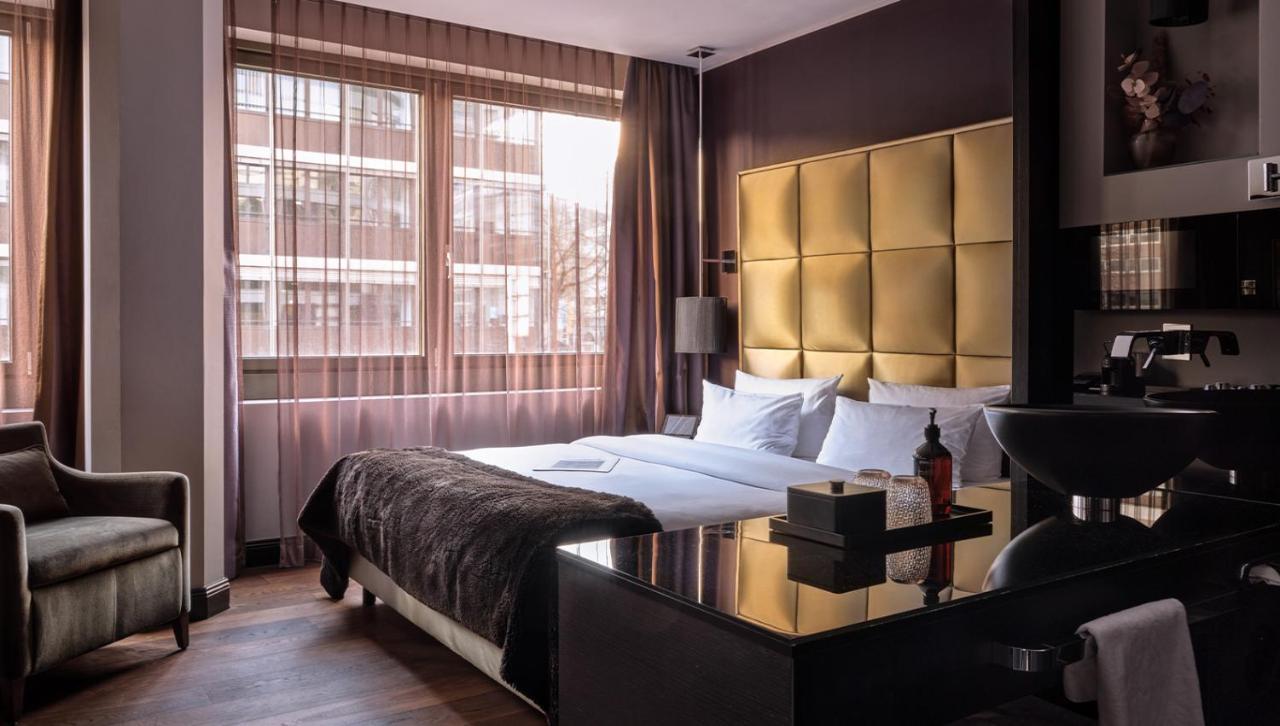 Roomers, Frankfurt, A Member Of Design Hotels Frankfurt am Main Exterior foto Deluxe room