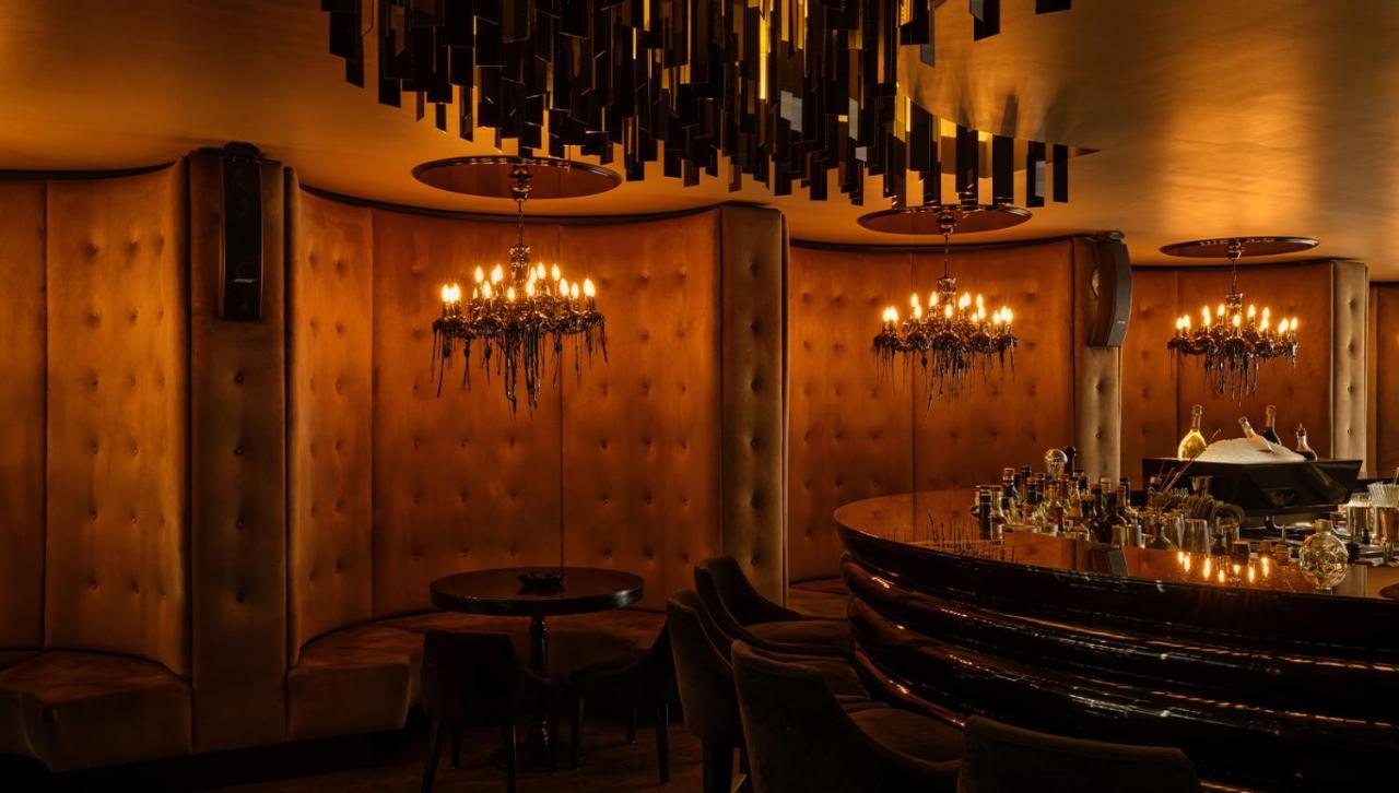 Roomers, Frankfurt, A Member Of Design Hotels Frankfurt am Main Exterior foto The interior of the bar