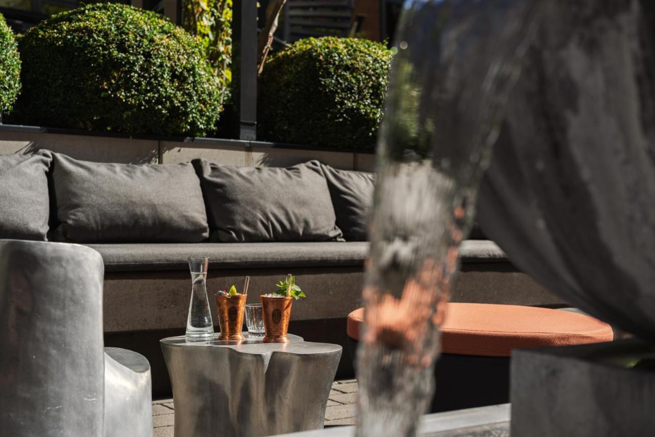 Roomers, Frankfurt, A Member Of Design Hotels Frankfurt am Main Exterior foto The Terrace at The Standard East Village