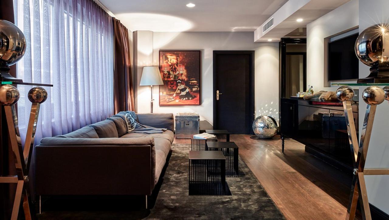 Roomers, Frankfurt, A Member Of Design Hotels Frankfurt am Main Exterior foto A living room in a private house