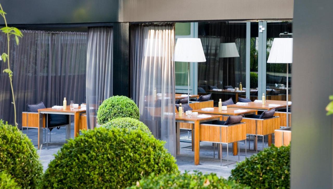 Roomers, Frankfurt, A Member Of Design Hotels Frankfurt am Main Exterior foto Restaurant