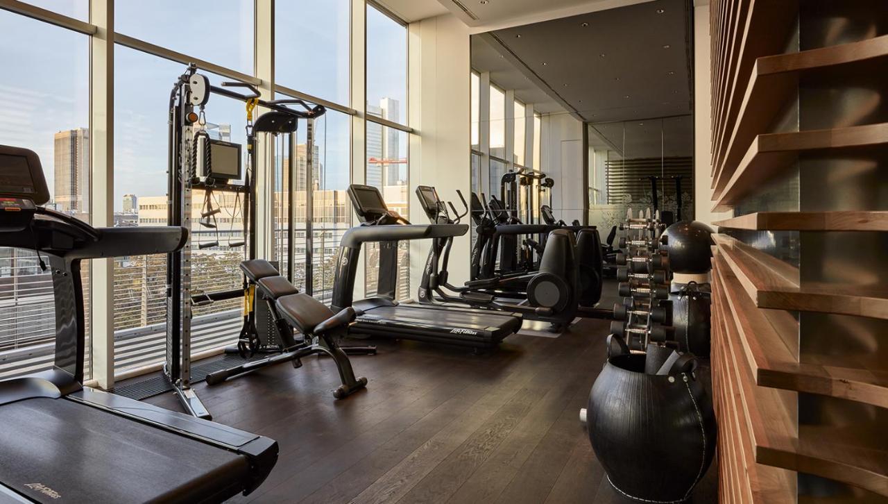 Roomers, Frankfurt, A Member Of Design Hotels Frankfurt am Main Exterior foto The gym at The Standard London