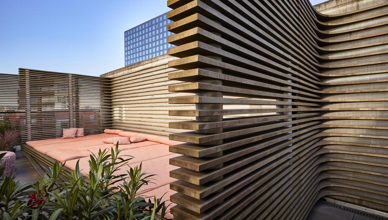Roomers, Frankfurt, A Member Of Design Hotels Frankfurt am Main Exterior foto The rooftop terrace