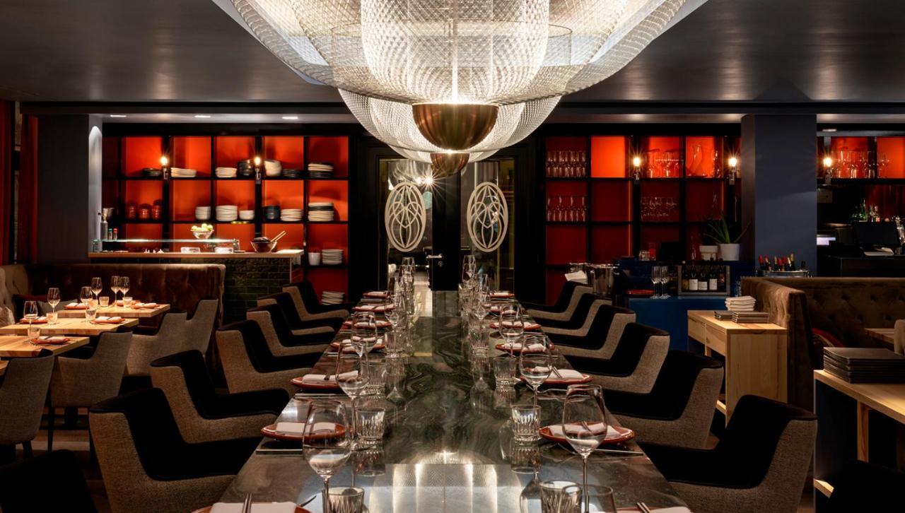 Roomers, Frankfurt, A Member Of Design Hotels Frankfurt am Main Exterior foto The interior of the restaurant